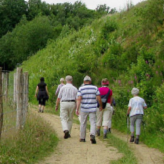 wandelaars langs curfsgroeve wandelaars langs curfsgroeve