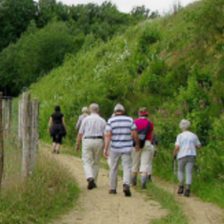 wandelaars langs curfsgroeve